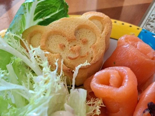 Hong Kong Disneyland Hotel ที่พักกลางโลกดิสนีย์