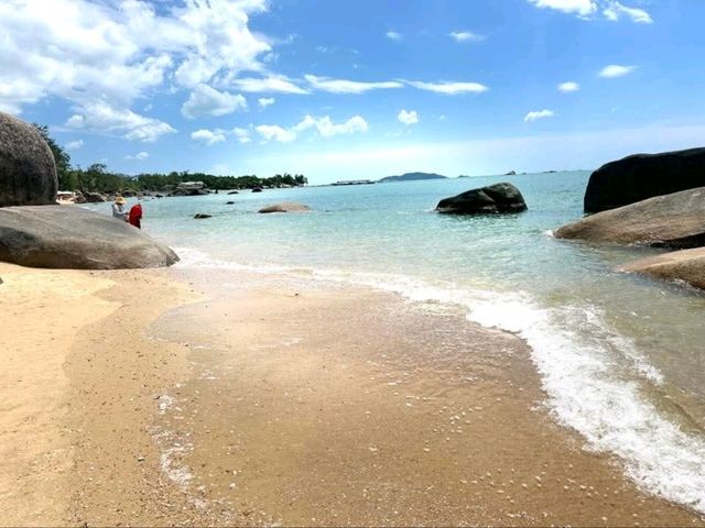“Where Sunshine Meets the Sea – The Special Charm of Sanya’s Dadonghai Bay” “Where Sunshine Meets the Sea – The Special Charm of Sanya’s Dadonghai Bay”