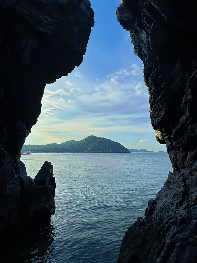 แนะนำที่พักบนเกาะสีชัง,ชลบุรี🏠🏖️