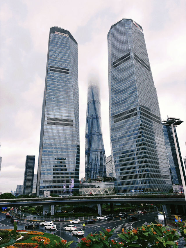 รีวิวแลนด์มาร์คใกล้ๆ Lujiazui Station 