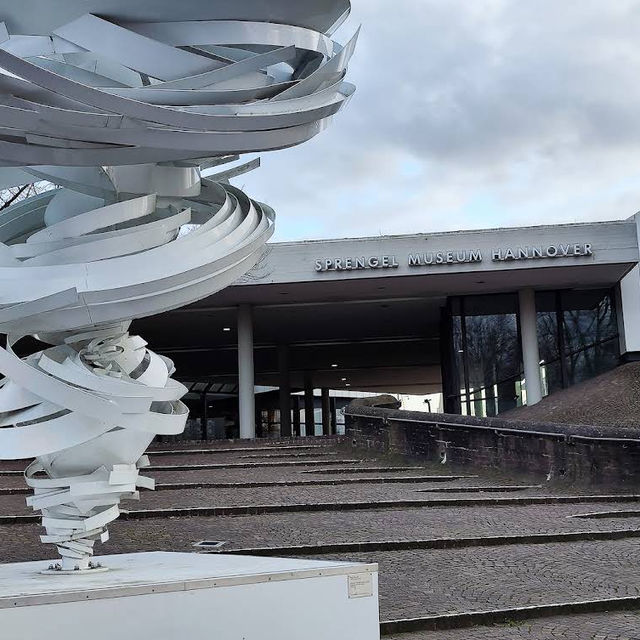 Sprengel Museum Hannover – A Modernist Haven for Art and Imagination