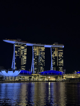 Marina Bay, Singapore: Iconic Views and Timeless Moments 🇸🇬✨
