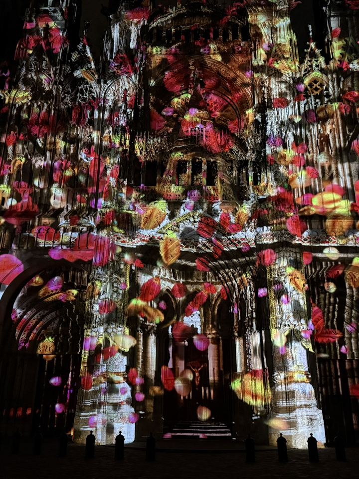 光の大聖堂 (Cathédrale de Lumière)」 | Trip.com ルーアン