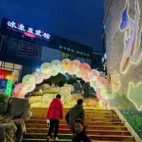 Yangshuo West Street - Shopping Oasis 