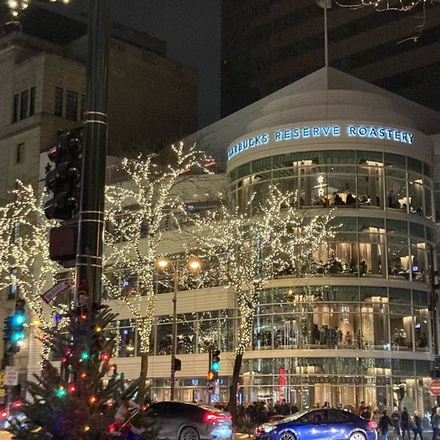 세계 최대 규모의 시카고 스타벅스 리저브 로스터리