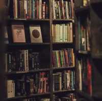 【おとぎの国の中⁉︎】可愛すぎるフォトスポットが話題の本屋さん