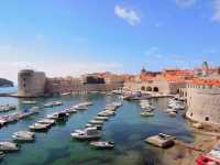 Dubrovnik : a beautiful medieval town 