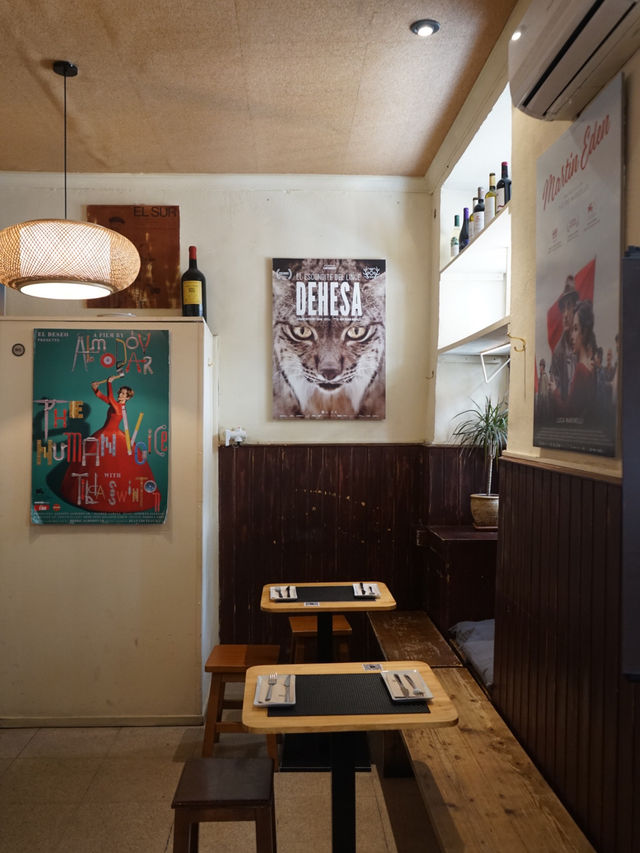 Madrid | The traditional street style tapas store in Madrid 