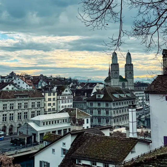 Walking through Zurich 