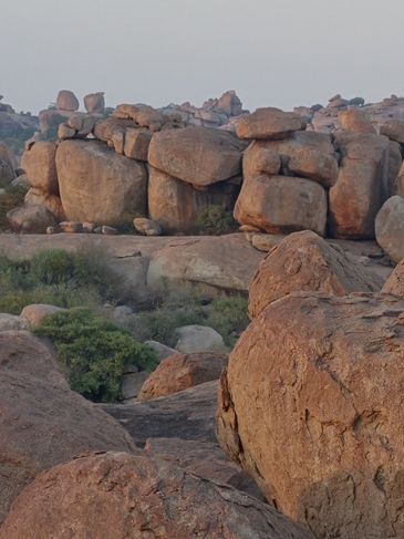 Boulder Paradise in Hampi: Nature’s Majestic Playground