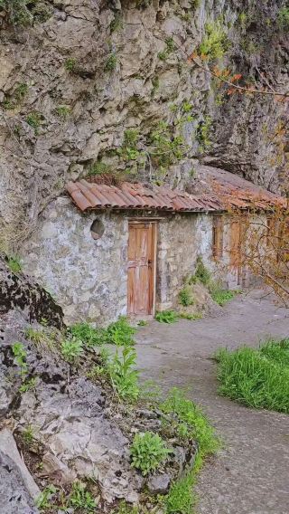 Mgvimevi Monastery, Chiatura, Georgia 🇬🇪