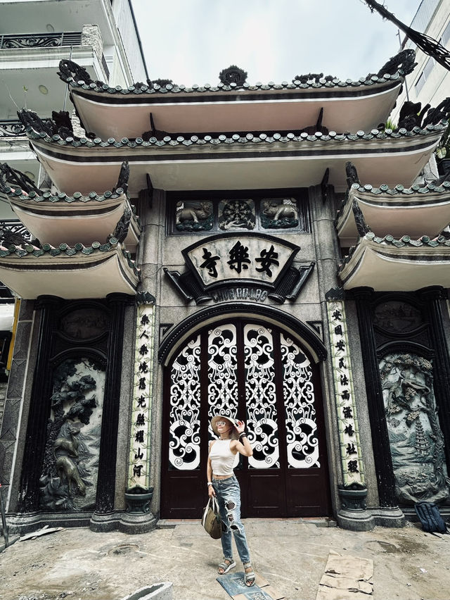 Walking through legend. Or must do in Ho Chi Minh