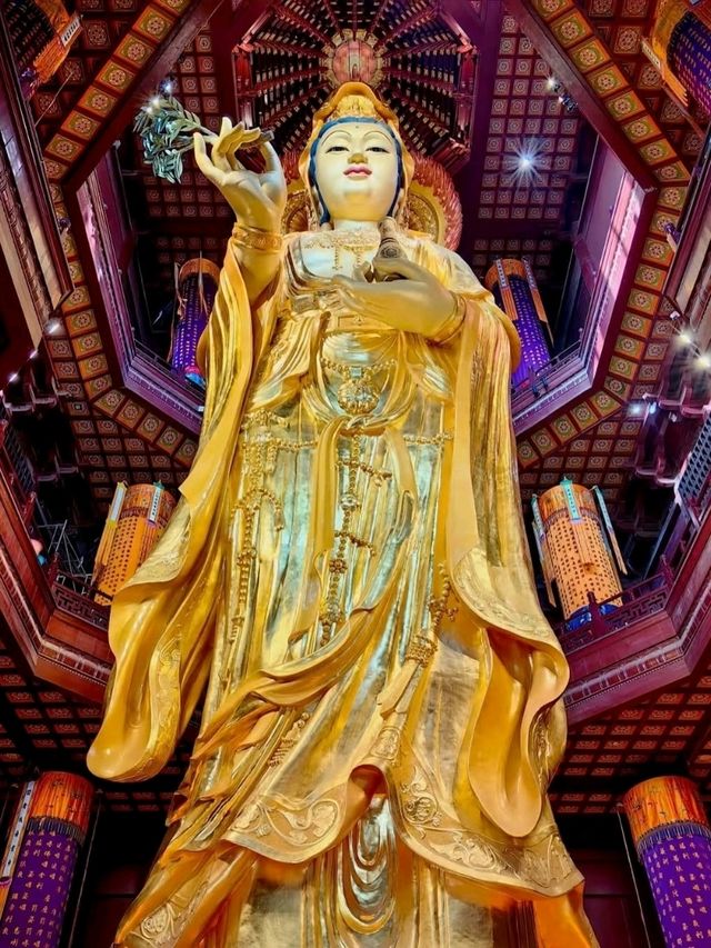 🛕 Chongyuan Temple – Suzhou’s Grand Lakefront Sanctuary