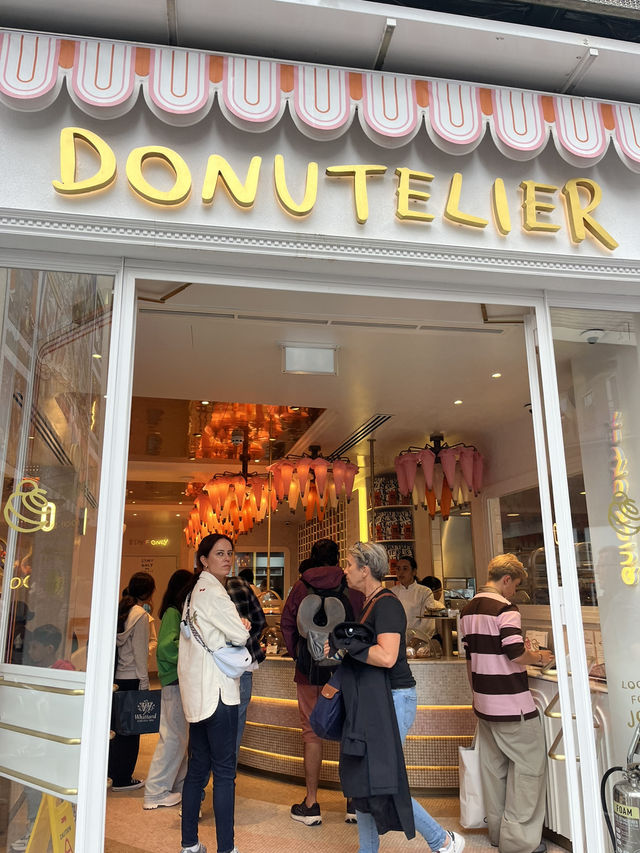 London’s Cutest Donut Shop! | Donutelier by Roladin 🍩🌸