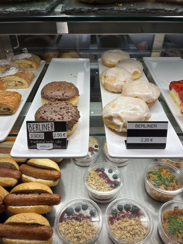 Beautiful Park & Local Food in Berlin🧡🇩🇪