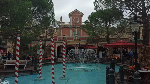 The Best Disneyland Alternative in Europe🎢✨ — traveler post in Rust
