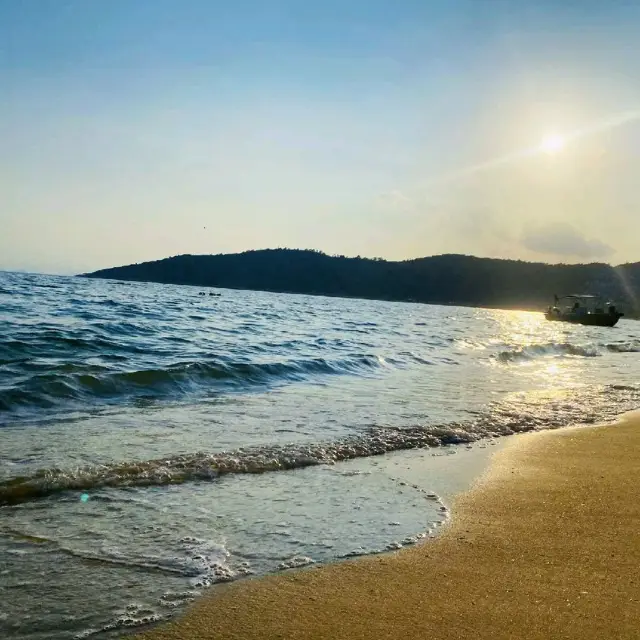 🏖️Pristine sand and glistening sea 🏖️