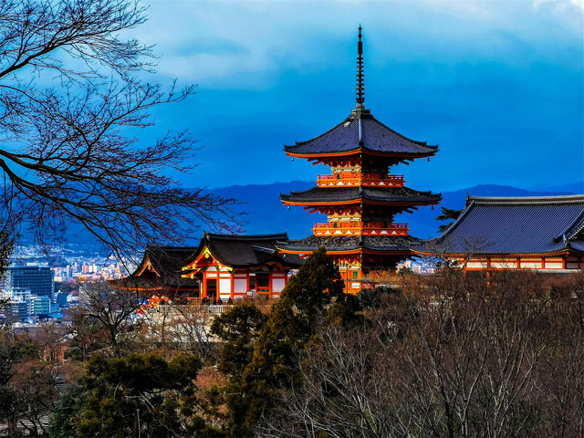 🏛️ Kyoto: Ancient Charms Unveiled in a Captivating Journey!