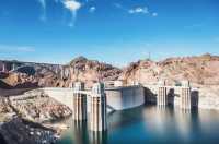胡佛大壩→被譽為“沙漠之鑽”的全美最大大壩