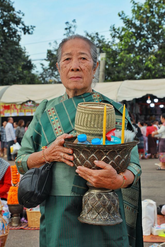 旅行 || 打卡老撾的最熱鬧的塔鑾節