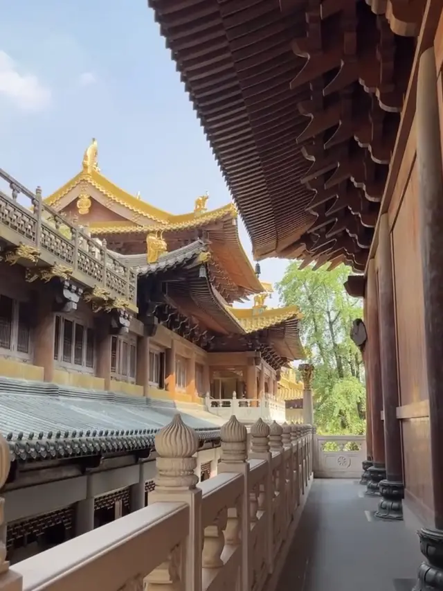 上海28億打造的靜安寺，為何要這麼金碧輝煌？