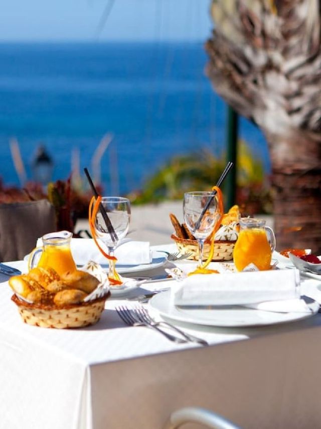 🌟 Canary Islands Charm: Top Hotel Picks! 🏝️✨