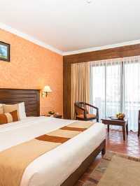 🌄✨ Pokhara's Hidden Gem: Hotel Barahi Review 🏨🍴