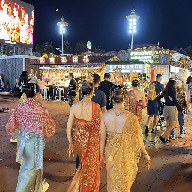 星光夜市｜夜幕降臨“璀璨星光”时，徬佛全世界的攝影愛好者都聚集在了這裡