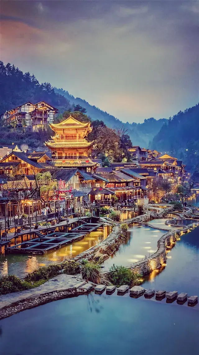《國家地理》真的沒有騙我，這裡確實是千與千尋的世界。