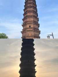 開封素有「天下第一塔」美稱的鐵塔值得一去！！！。