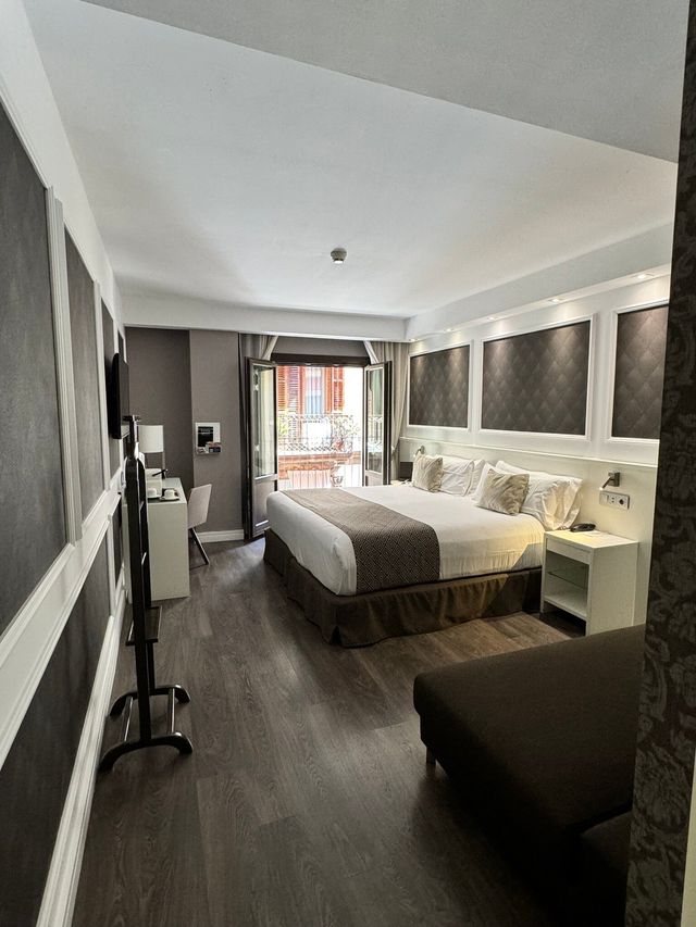 迷人的加泰羅尼亞馬格達林納斯酒店 Catalonia Magdalenes Hotel  評分：