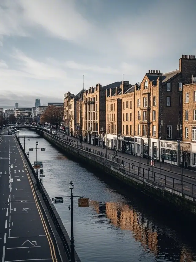 ダブリン、アイルランドを探検：ヨーロッパの文化都市の歴史とロマンスの秘密を解き明かす