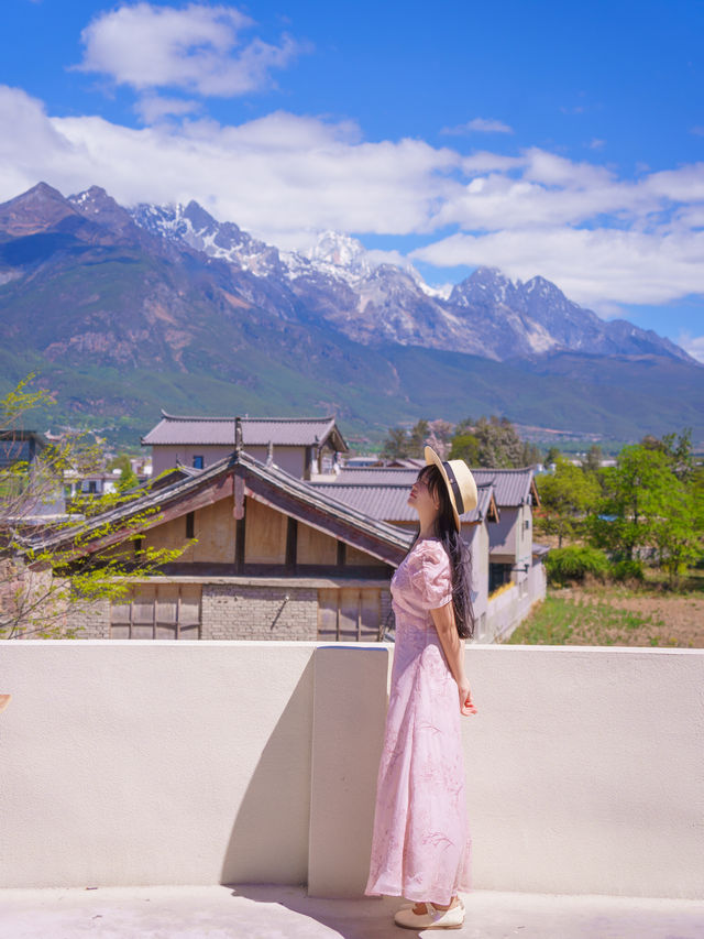 在麗江白沙古鎮！日照金山景觀房真嘅愛了