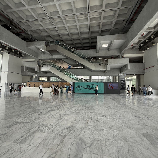 An Incredible World Of Art for Less than $1!! Taipei Fine Arts Museum, Best Value In The City   