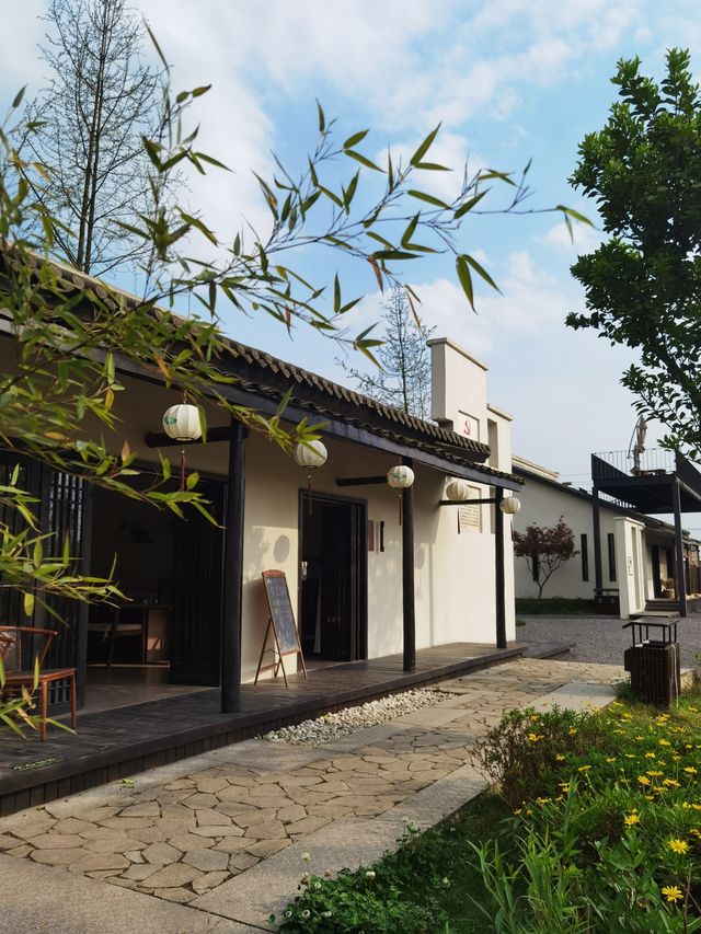 激浪後的寧靜 藏喺山腳下嘅私湯庭院