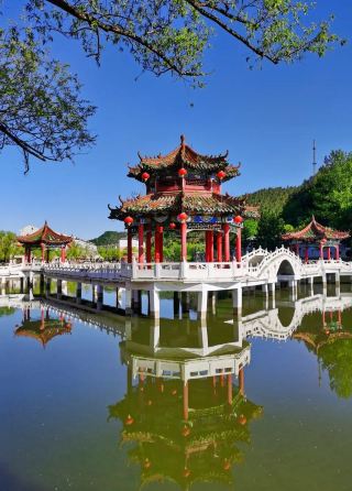 【The Ultimate Guide to Suibin Crescent Lake Tourist Scenic Area is Here! Embrace Your Healing Getaway】
You won't believe it! Hidden in Suibin is a gentle place like a crescent moon
