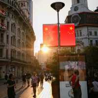 🌇 Shanghai Sunset Rays: The City in Golden Glow
