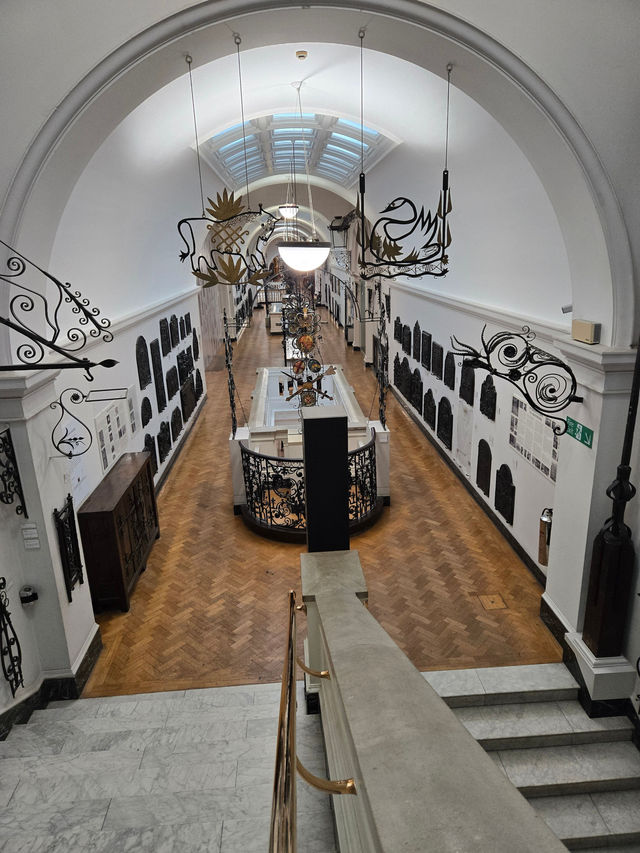 Splendid Museum with Ancient Wonders