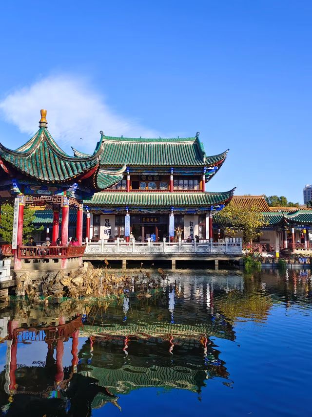 100% Perfect Photo Opportunities by Cuihu Lake in Autumn – Enjoy a Relaxing Off-Peak Stay at Crowne Plaza Kunming City Centre