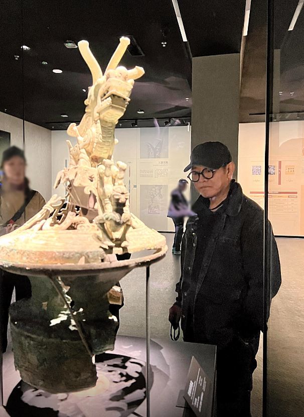 李連杰現身三星堆