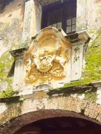 🏛️ Galle Maritime Museum: Where Chinese Porcelain Meets Ocean Legends! 🌊