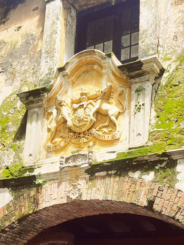 🏛️ Galle Maritime Museum: Where Chinese Porcelain Meets Ocean Legends! 🌊