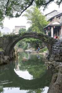 總要去一趟黃姚古鎮吧?體驗這裡的民族文化。