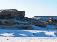 雅丹徒步撿「戈壁寶藏」，雲景酒店成了臨時藏寶閣！