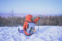 不想上班的小張今天去樺皮嶺