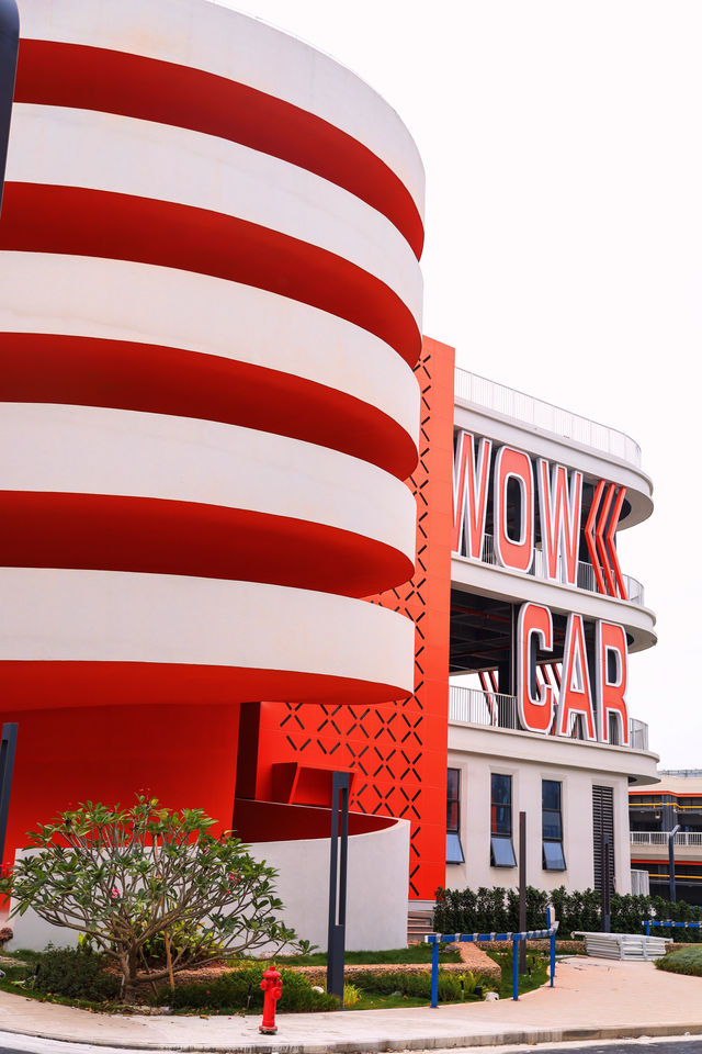 在未完成的建築裡,拍一部未來感大片 在未完成的建築裡,拍一部未來感大片