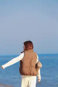 冬季秦皇島海邊這樣穿，包出片兒！