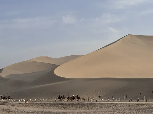2人青甘大環線DAY 4莫高窟 鳴沙山 2人青甘大環線DAY 4莫高窟 鳴沙山