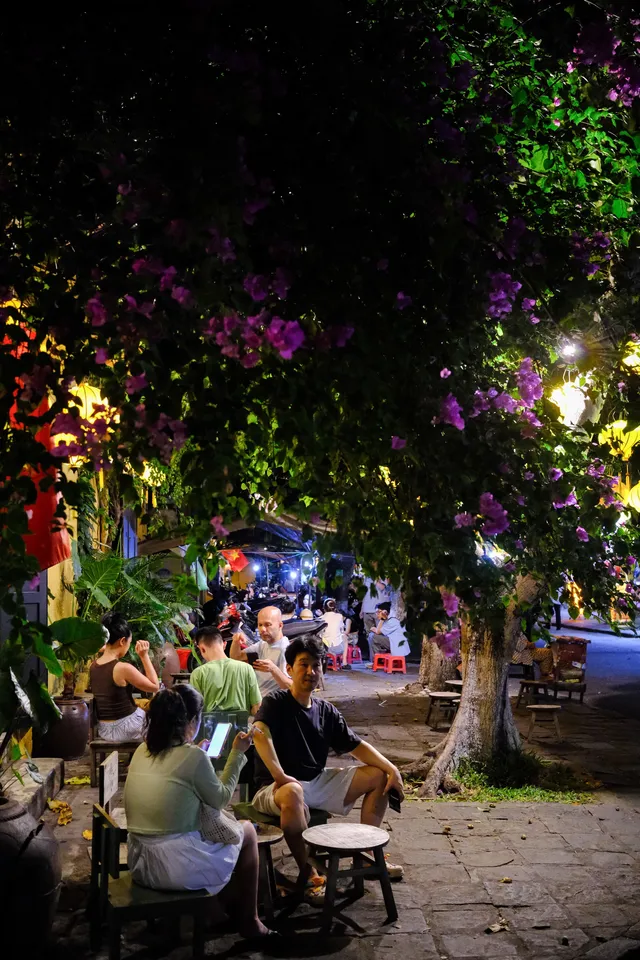 我在會安按下快門，記錄了它溫柔的夜