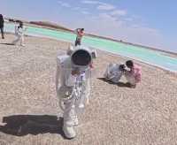 萌娃竟然在火星上拍照了